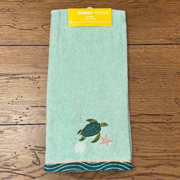 Sea Turtle Embroidered Hand Towel - Picture 4 of 4